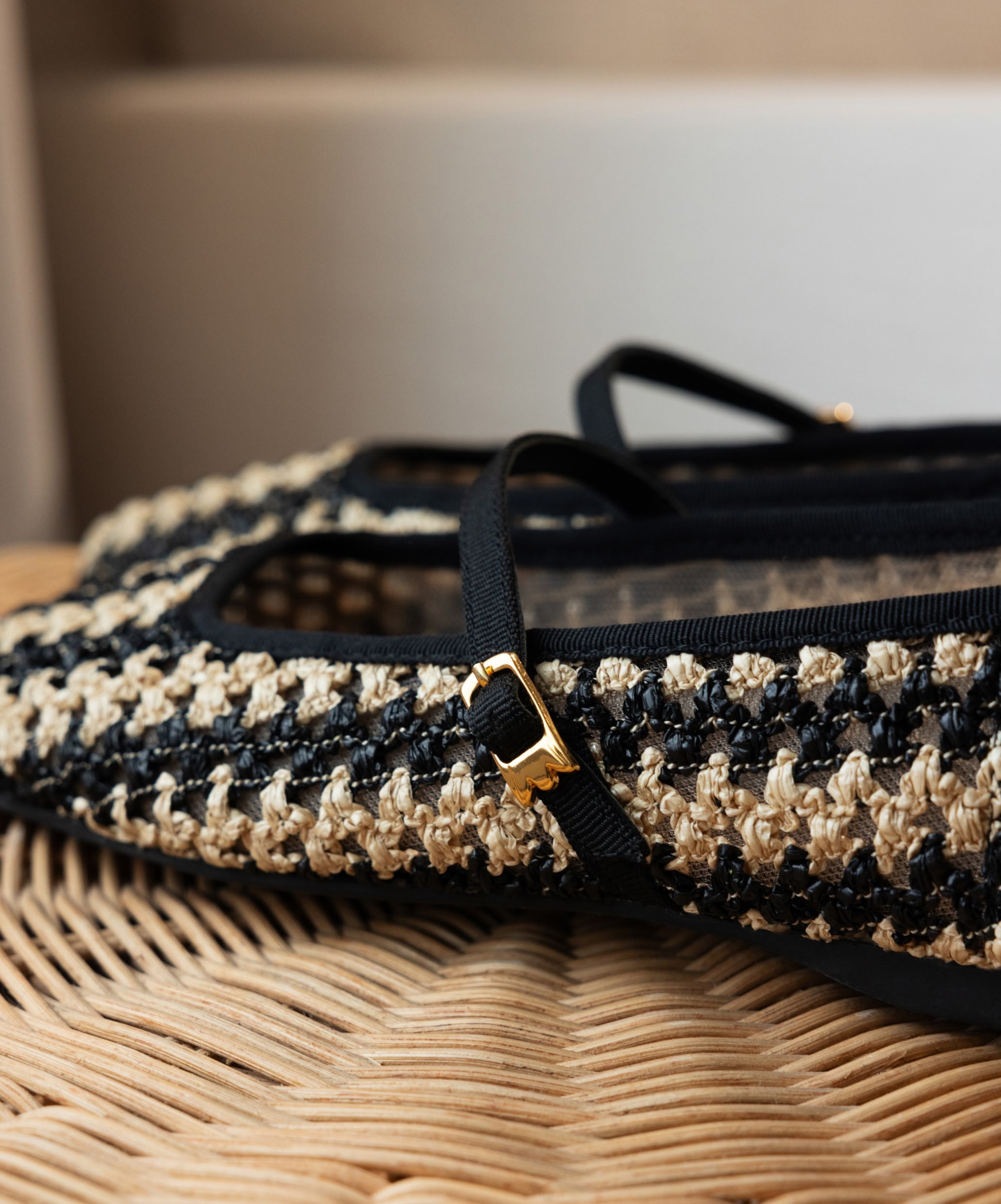 HummingbirdMJ_BandWOpenweave_PDP_5x6_Detail.jpg